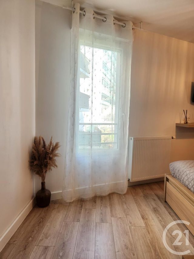 Appartement F3 à vendre - 3 pièces - 70.15 m2 - VAULX EN VELIN - 69 - RHONE-ALPES - Century 21 Villa Urbana