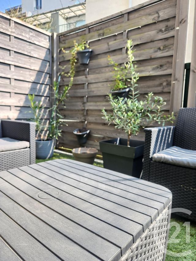 Appartement F3 à vendre - 3 pièces - 70.15 m2 - VAULX EN VELIN - 69 - RHONE-ALPES - Century 21 Villa Urbana