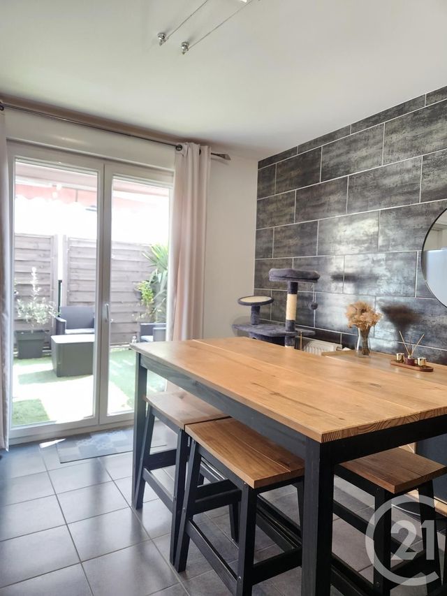 Appartement F3 à vendre - 3 pièces - 70.15 m2 - VAULX EN VELIN - 69 - RHONE-ALPES - Century 21 Villa Urbana