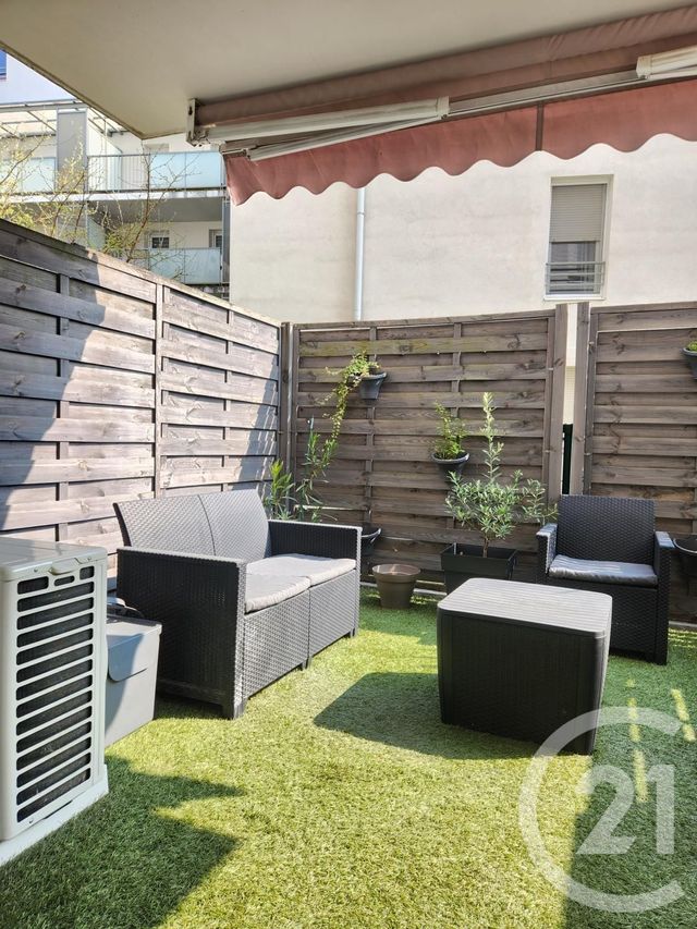 Appartement F3 à vendre - 3 pièces - 70.15 m2 - VAULX EN VELIN - 69 - RHONE-ALPES - Century 21 Villa Urbana