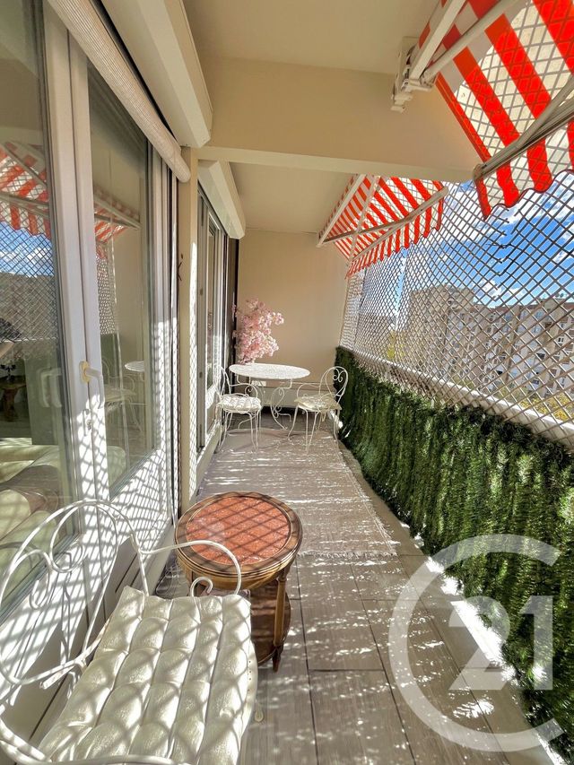 Appartement à vendre - 4 pièces - 66.67 m2 - VAULX EN VELIN - 69 - RHONE-ALPES - Century 21 Villa Urbana