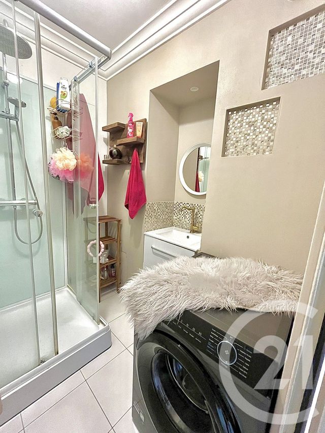 Appartement à vendre - 4 pièces - 66.67 m2 - VAULX EN VELIN - 69 - RHONE-ALPES - Century 21 Villa Urbana