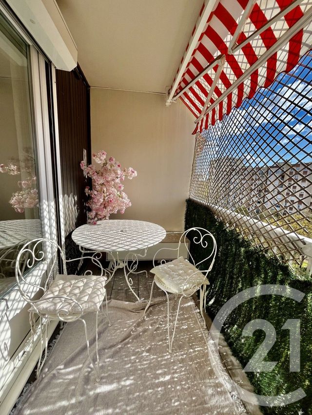 Appartement à vendre - 4 pièces - 66.67 m2 - VAULX EN VELIN - 69 - RHONE-ALPES - Century 21 Villa Urbana