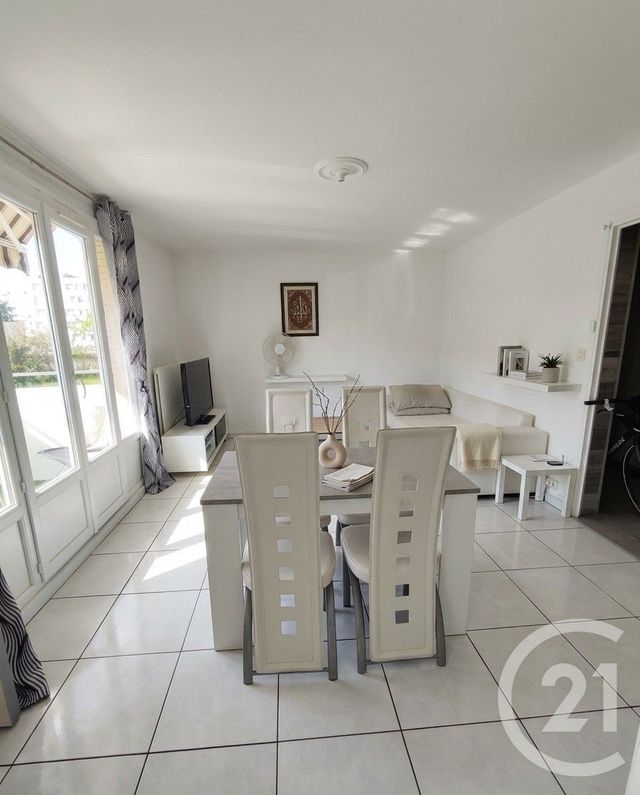 Appartement F2 à vendre - 2 pièces - 51.84 m2 - VILLEURBANNE - 69 - RHONE-ALPES - Century 21 Villa Urbana