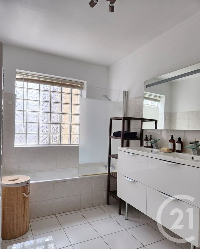 maison à vendre - 5 pièces - 105.75 m2 - VILLEURBANNE - 69 - RHONE-ALPES - Century 21 Villa Urbana