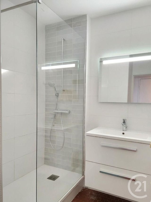 Appartement F3 à vendre - 3 pièces - 69.83 m2 - VILLEURBANNE - 69 - RHONE-ALPES - Century 21 Villa Urbana