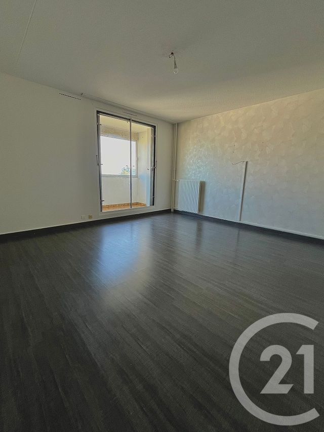 Appartement T3 à vendre - 3 pièces - 72.03 m2 - VAULX EN VELIN - 69 - RHONE-ALPES - Century 21 Villa Urbana