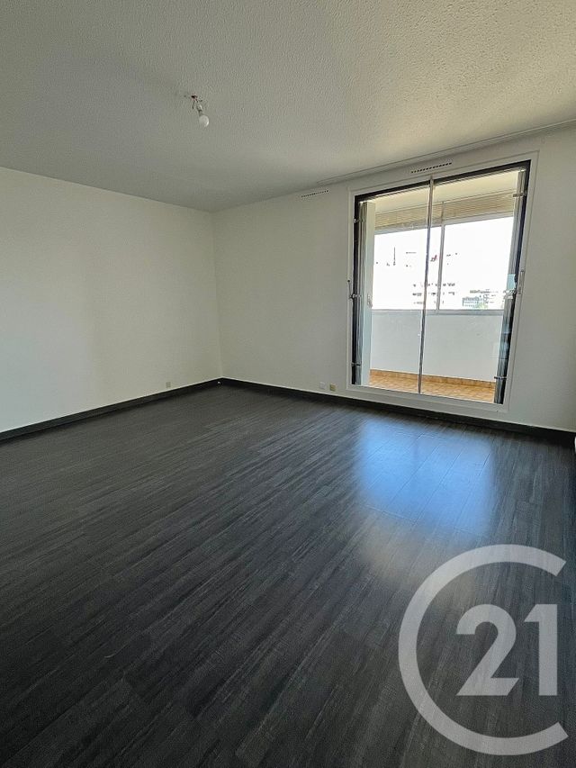 Appartement T3 à vendre - 3 pièces - 72.03 m2 - VAULX EN VELIN - 69 - RHONE-ALPES - Century 21 Villa Urbana