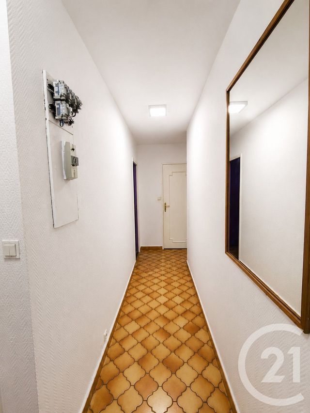 Appartement T3 à vendre - 4 pièces - 67.52 m2 - BRON - 69 - RHONE-ALPES - Century 21 Villa Urbana