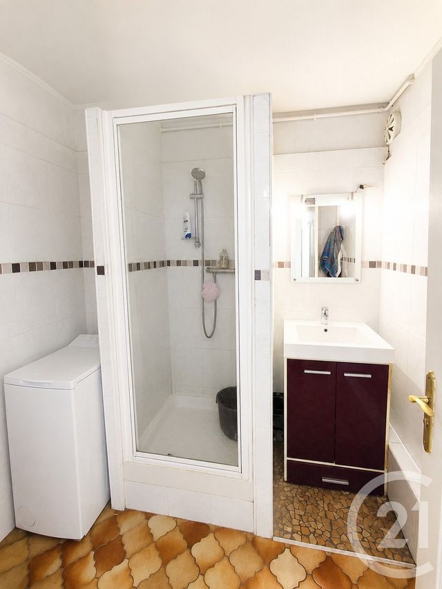 Appartement T3 à vendre - 4 pièces - 67.52 m2 - BRON - 69 - RHONE-ALPES - Century 21 Villa Urbana