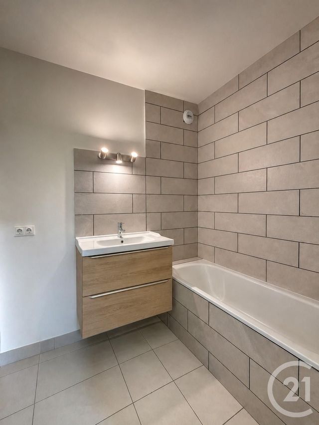 Appartement T4 à vendre - 4 pièces - 84.47 m2 - VILLEURBANNE - 69 - RHONE-ALPES - Century 21 Villa Urbana
