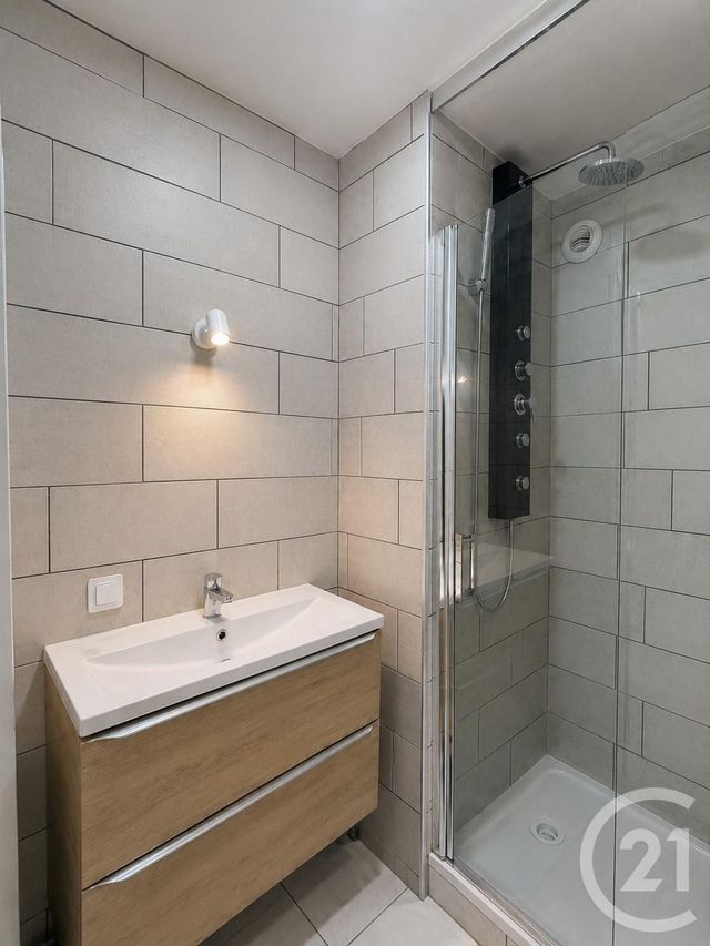 Appartement T4 à vendre - 4 pièces - 84.47 m2 - VILLEURBANNE - 69 - RHONE-ALPES - Century 21 Villa Urbana