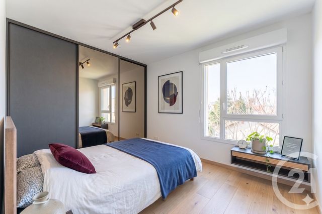 Appartement F4 à vendre - 4 pièces - 82.0 m2 - ST PRIEST - 69 - RHONE-ALPES - Century 21 Villa Urbana