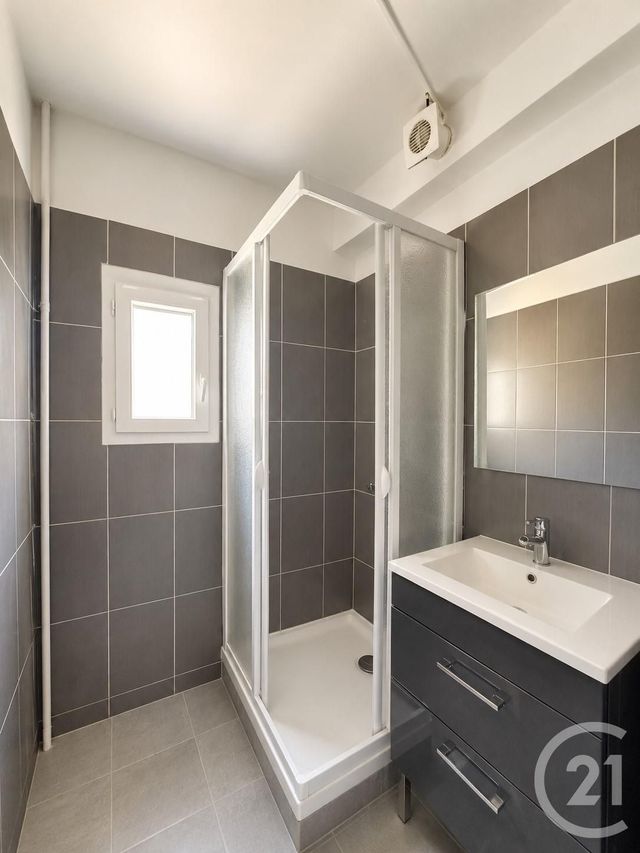 Appartement F3 à vendre - 3 pièces - 49.0 m2 - VILLEURBANNE - 69 - RHONE-ALPES - Century 21 Villa Urbana