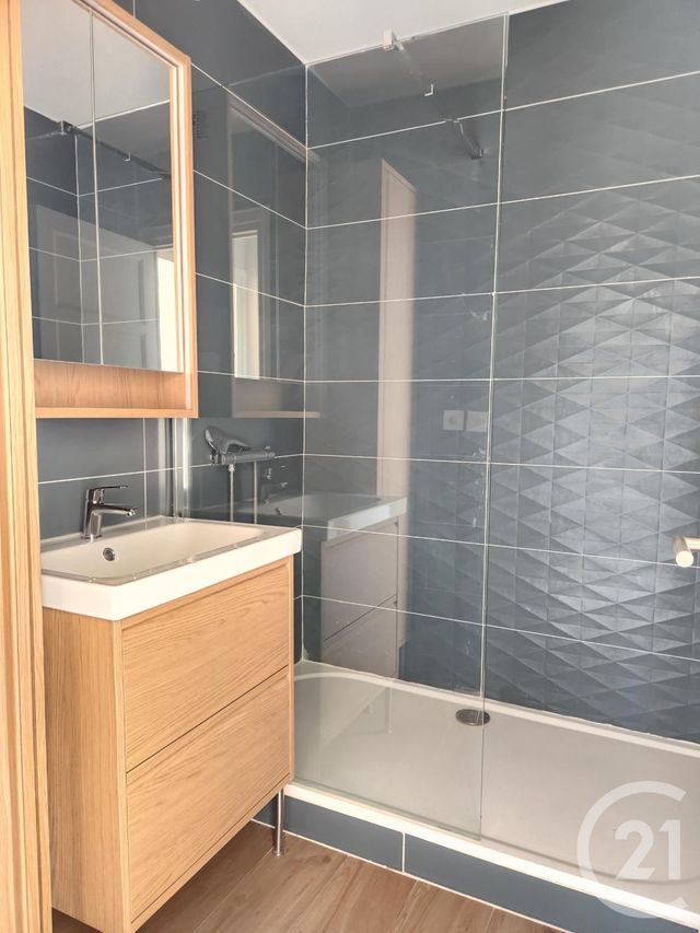 Appartement F3 à vendre - 3 pièces - 64.5 m2 - VILLEURBANNE - 69 - RHONE-ALPES - Century 21 Villa Urbana