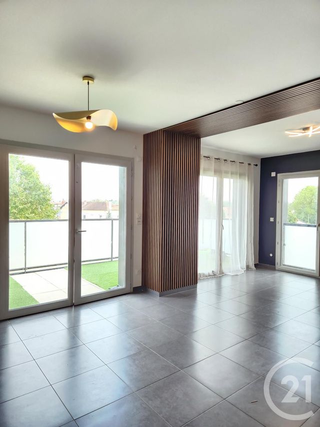 Appartement F4 à vendre - 4 pièces - 92.53 m2 - RILLIEUX LA PAPE - 69 - RHONE-ALPES - Century 21 Villa Urbana