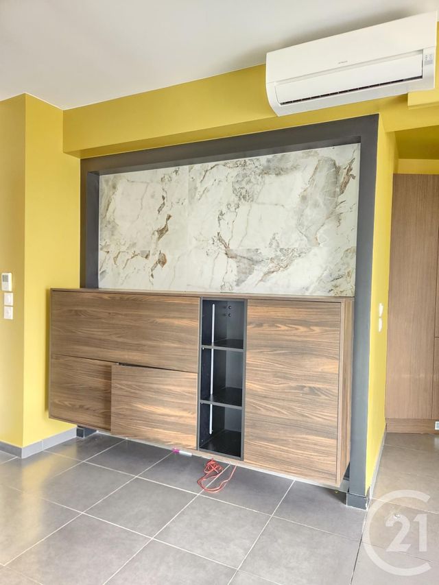 Appartement F4 à vendre - 4 pièces - 92.53 m2 - RILLIEUX LA PAPE - 69 - RHONE-ALPES - Century 21 Villa Urbana