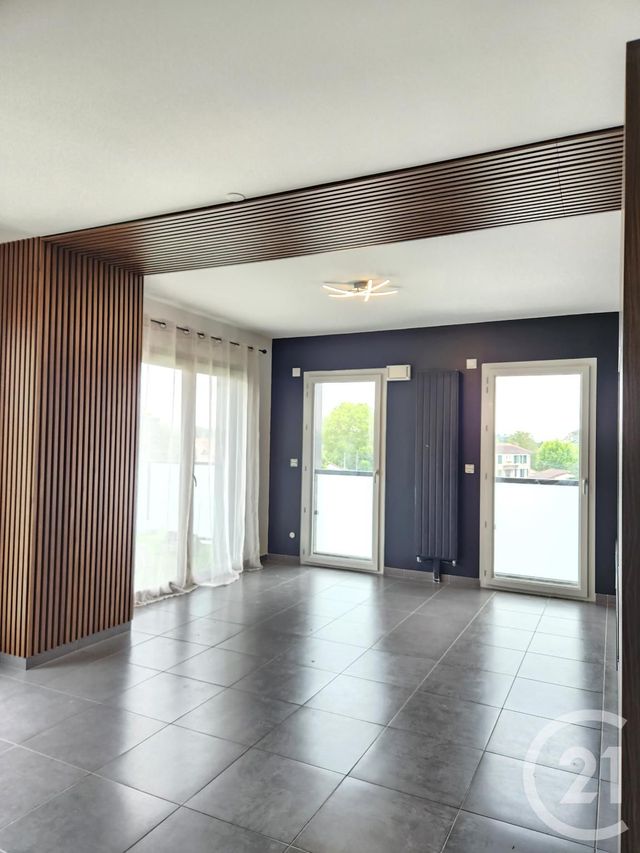 Appartement F4 à vendre - 4 pièces - 92.53 m2 - RILLIEUX LA PAPE - 69 - RHONE-ALPES - Century 21 Villa Urbana