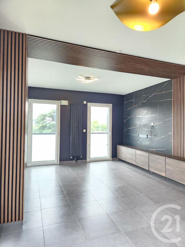 Appartement F4 à vendre - 4 pièces - 92.53 m2 - RILLIEUX LA PAPE - 69 - RHONE-ALPES - Century 21 Villa Urbana
