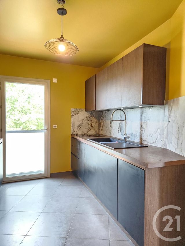 Appartement F4 à vendre - 4 pièces - 92.53 m2 - RILLIEUX LA PAPE - 69 - RHONE-ALPES - Century 21 Villa Urbana
