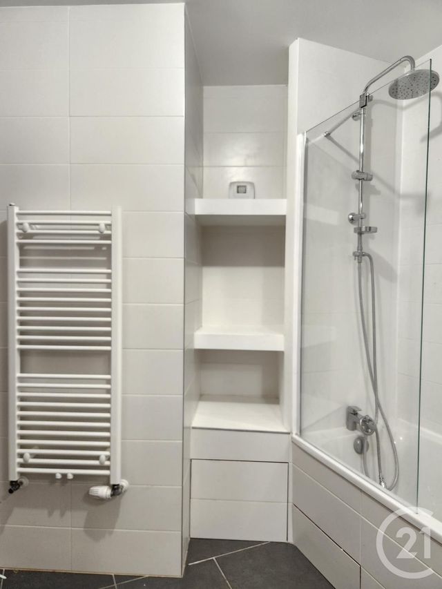 Appartement F4 à vendre - 4 pièces - 92.53 m2 - RILLIEUX LA PAPE - 69 - RHONE-ALPES - Century 21 Villa Urbana