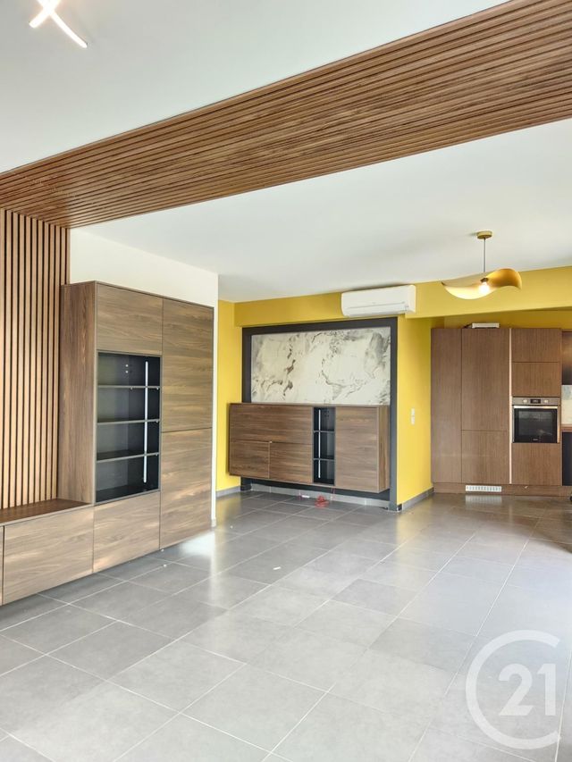 Appartement F4 à vendre - 4 pièces - 92.53 m2 - RILLIEUX LA PAPE - 69 - RHONE-ALPES - Century 21 Villa Urbana