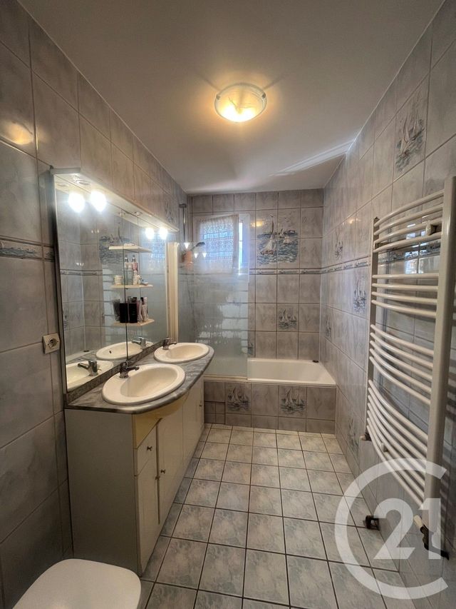 maison à vendre - 6 pièces - 102.35 m2 - VAULX EN VELIN - 69 - RHONE-ALPES - Century 21 Villa Urbana