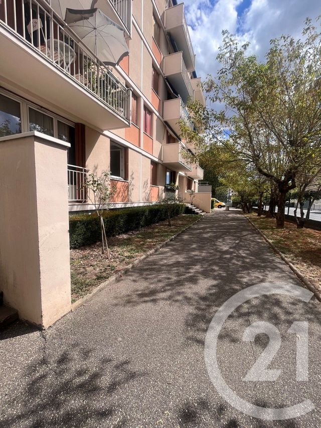 Appartement F3 à vendre - 3 pièces - 60.0 m2 - VILLEURBANNE - 69 - RHONE-ALPES - Century 21 Villa Urbana