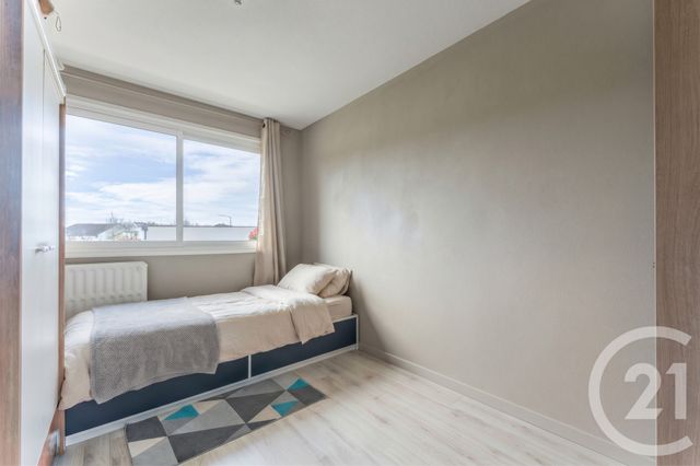 Appartement F4 à vendre - 4 pièces - 77.0 m2 - ST PRIEST - 69 - RHONE-ALPES - Century 21 Villa Urbana