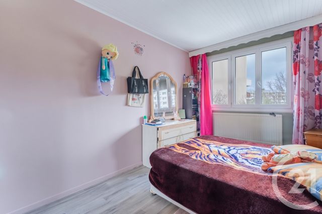 Appartement F4 à vendre - 4 pièces - 77.0 m2 - ST PRIEST - 69 - RHONE-ALPES - Century 21 Villa Urbana