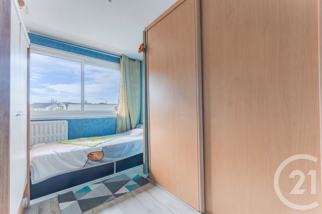 Appartement F4 à vendre - 4 pièces - 77.0 m2 - ST PRIEST - 69 - RHONE-ALPES - Century 21 Villa Urbana