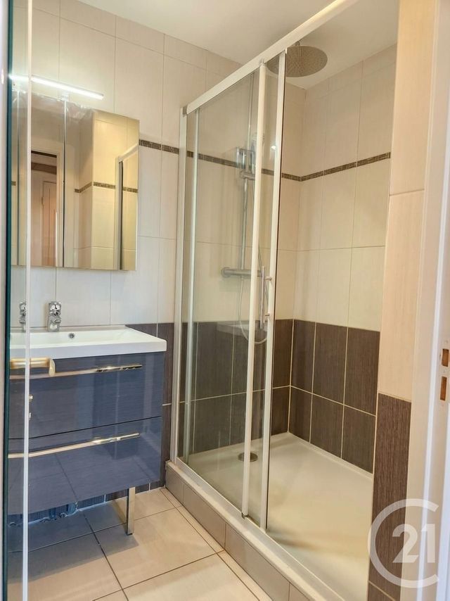 Appartement F4 à vendre - 4 pièces - 70.07 m2 - VILLEURBANNE - 69 - RHONE-ALPES - Century 21 Villa Urbana