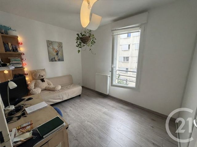 Appartement à vendre - 3 pièces - 65.0 m2 - VAULX EN VELIN - 69 - RHONE-ALPES - Century 21 Villa Urbana