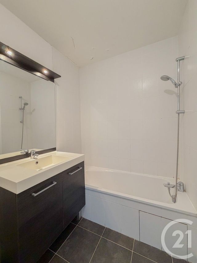 Appartement F3 à vendre - 3 pièces - 61.24 m2 - VILLEURBANNE - 69 - RHONE-ALPES - Century 21 Villa Urbana